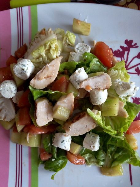 RECIPE MAIN IMAGE Salade composée avec aiguillettes de poulet